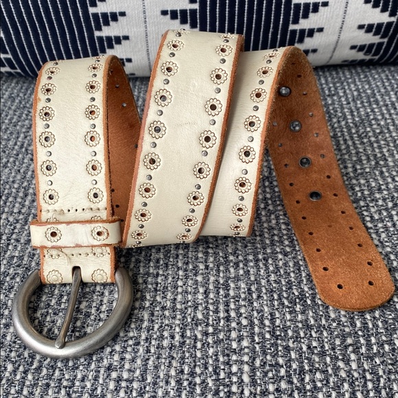 Fossil Embossed/Studded Western Leather Belt - Picture 13 of 15